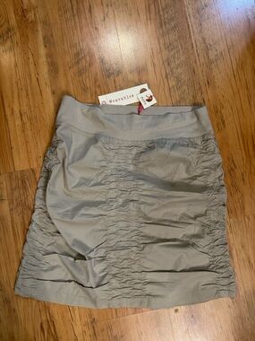 Wearables Core Scrunch Skirt Sz M Tan NWT